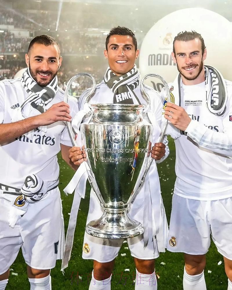 赫迪拉:本泽马就像队长 他在C罗离队后变得越来越好 赫迪拉:本泽马就像队长 他在C罗离队后变得越来越好