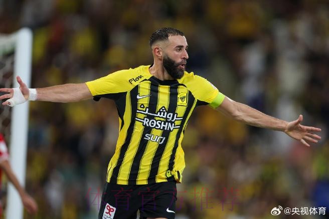 门将巨大失误皇马笑纳大礼 本泽马20米外吊门得手